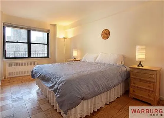 Sold by Warburg | media 3