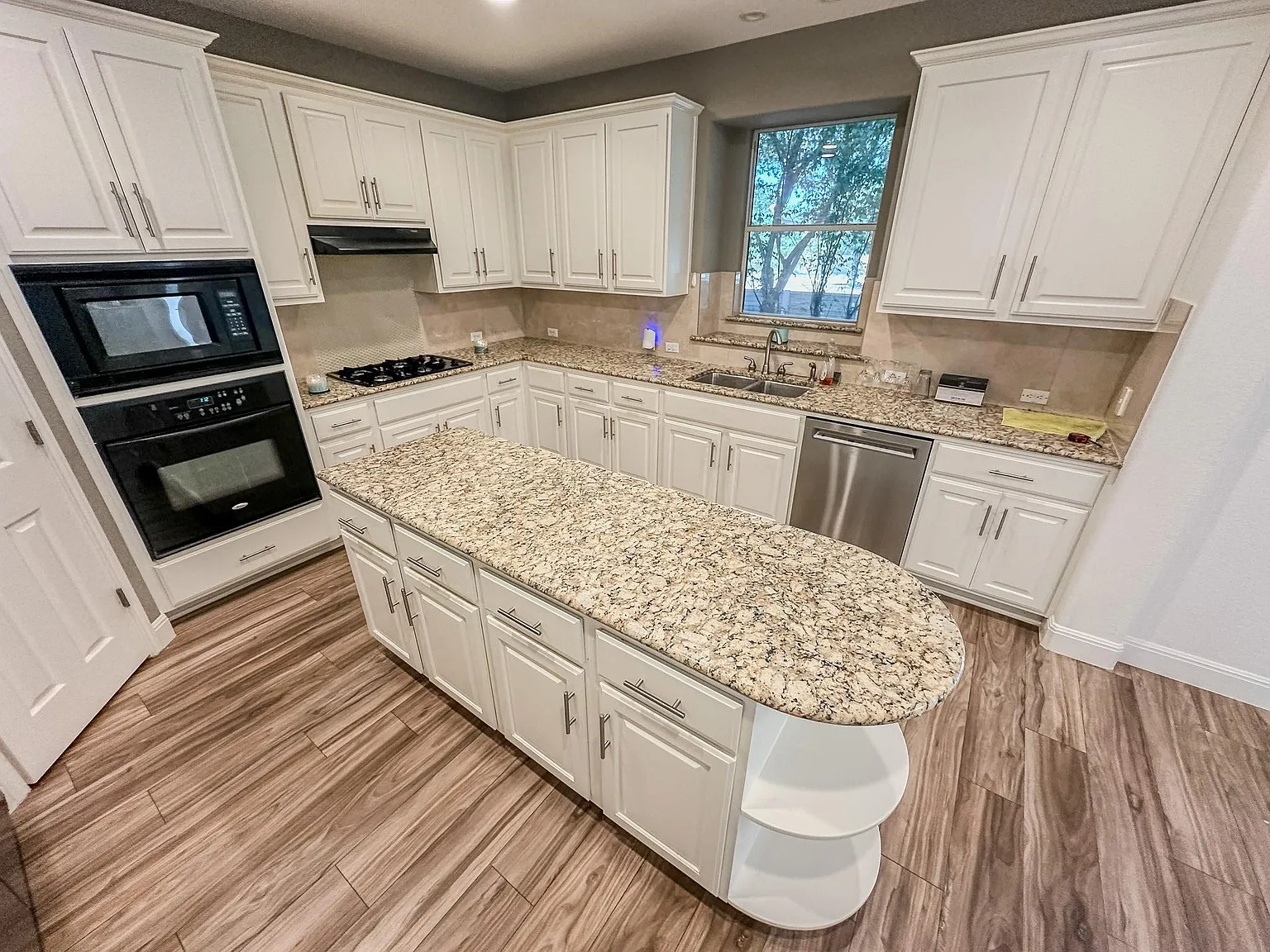 4 bed, 2.5 bath, 2866 sqft, $3,150 — Photo 3