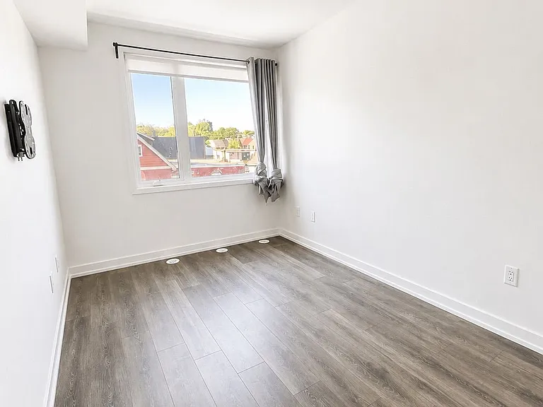 51 Florence St #9 — Photo 11