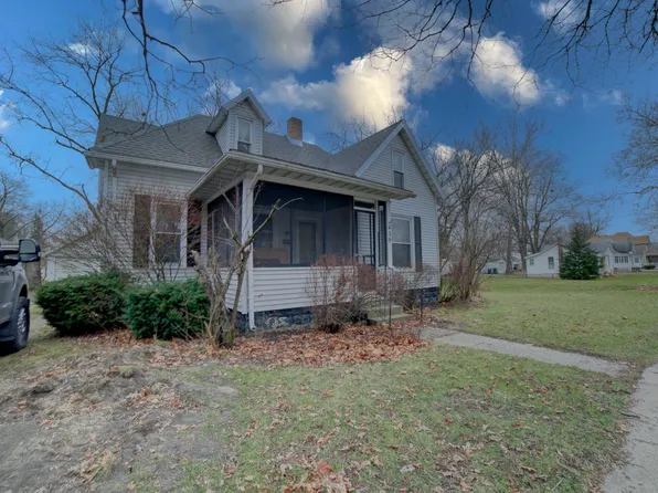 439 E Cherry St, Watseka, IL 60970