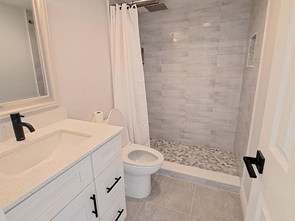 5th image of 103 Hastings E #103-G