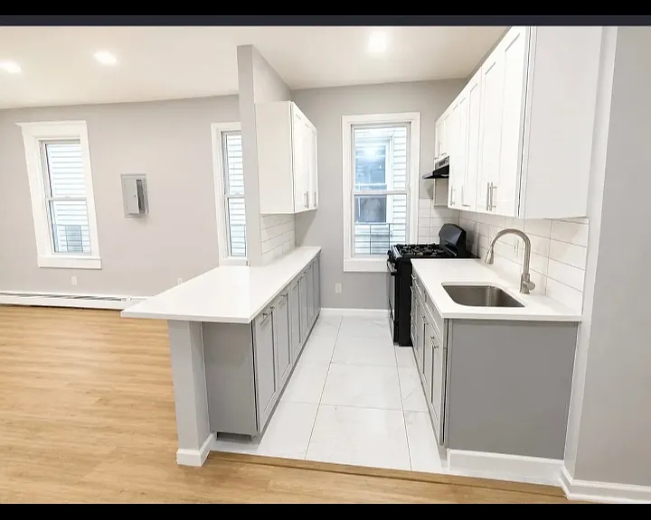 445 Broadway #L1 — Photo 1