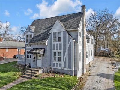 1320 Broad Blvd, Cuyahoga Falls, OH, 44223