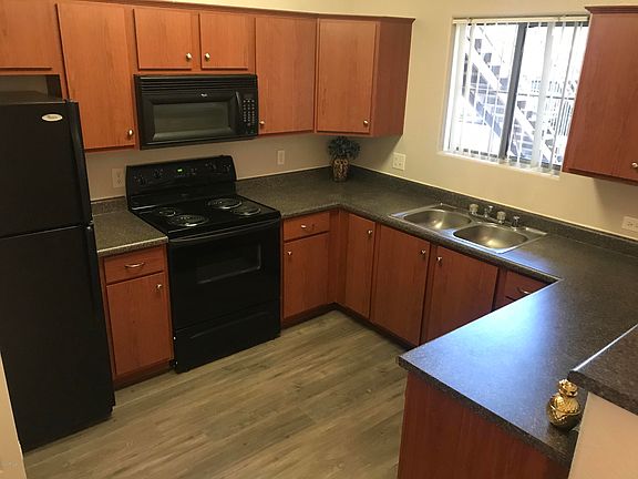 4th image of 1941 S Pierpont Dr #1022