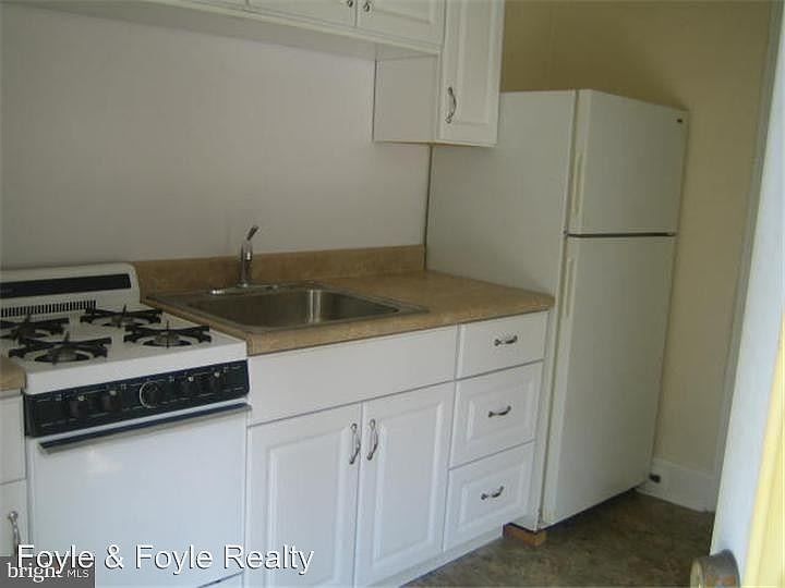 2nd image of 6154 Ridge Ave