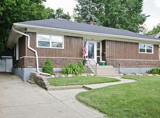 27 Wilcox Ave, Elgin, IL 60123