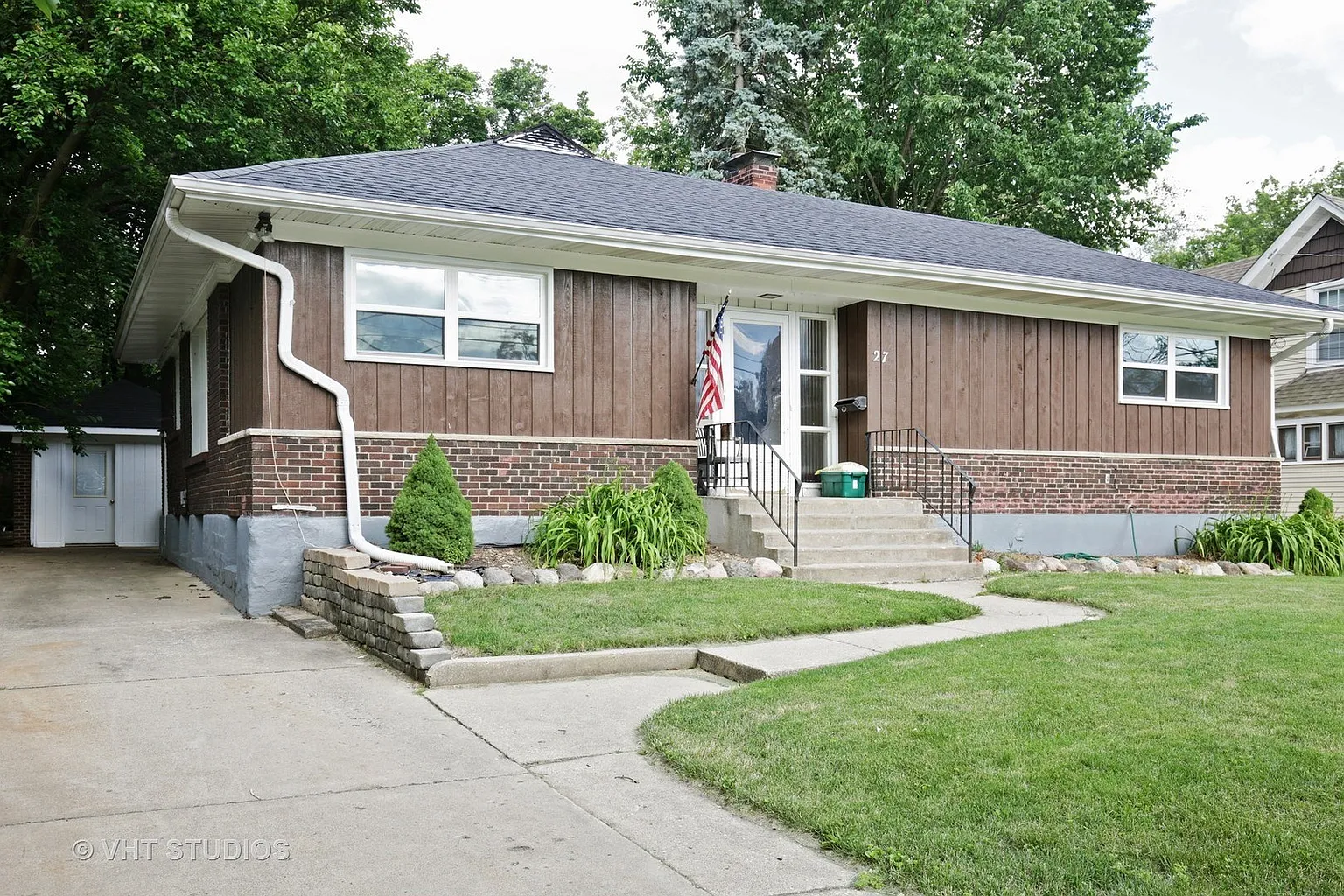 27 Wilcox Ave photo 1