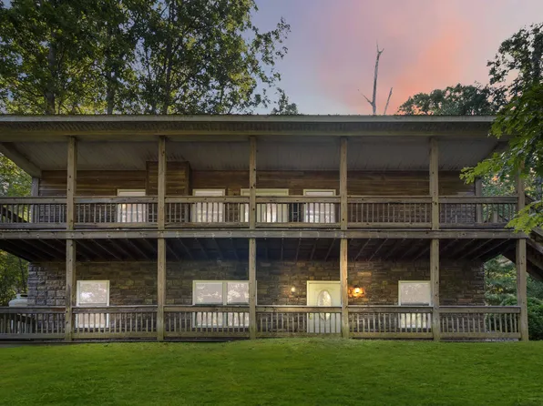 620 Harmony Ln, Burnside, KY 42519