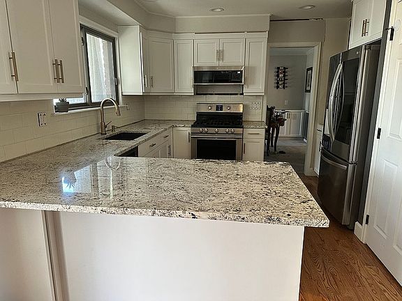 5th image of 3173 E Hinsdale Pl