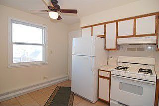 3rd image of 3201 W Berwyn Ave APT 3N