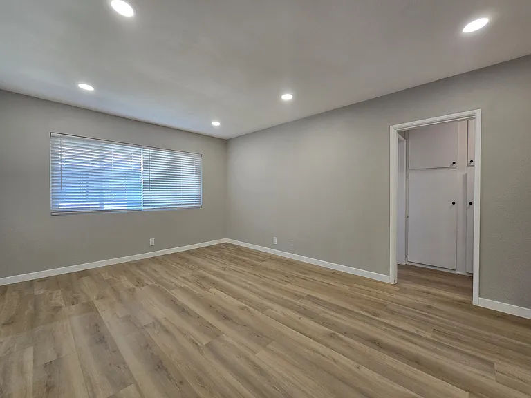 873 E Monterey Ave — Photo 6