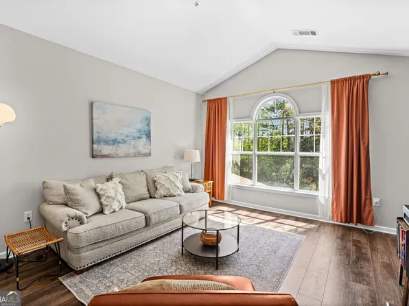 238 Edinburgh Ct, Alpharetta, GA 30004