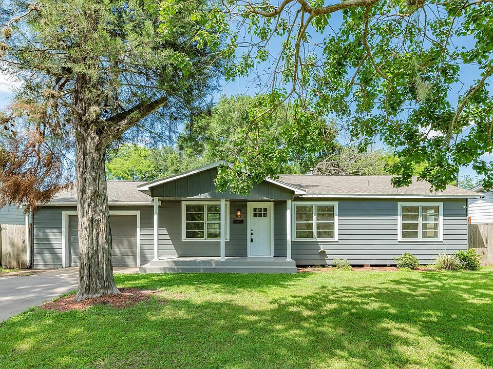 1st image of 303 Yaupon St
