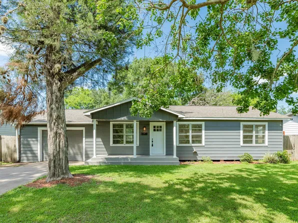 303 Yaupon St, Sweeny, TX 77480