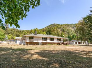 11172 E Evans Creek Rd, Rogue River, OR 97537