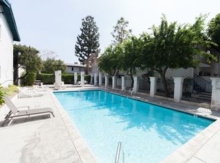 18525 Collins St APT A3, Tarzana, CA 91356