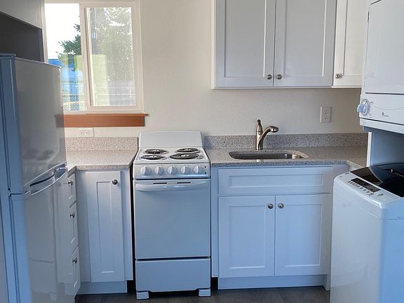 2nd image of 6605 6th Ave APT 13