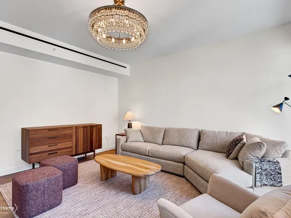 200 East 21st Street image 4 of 48