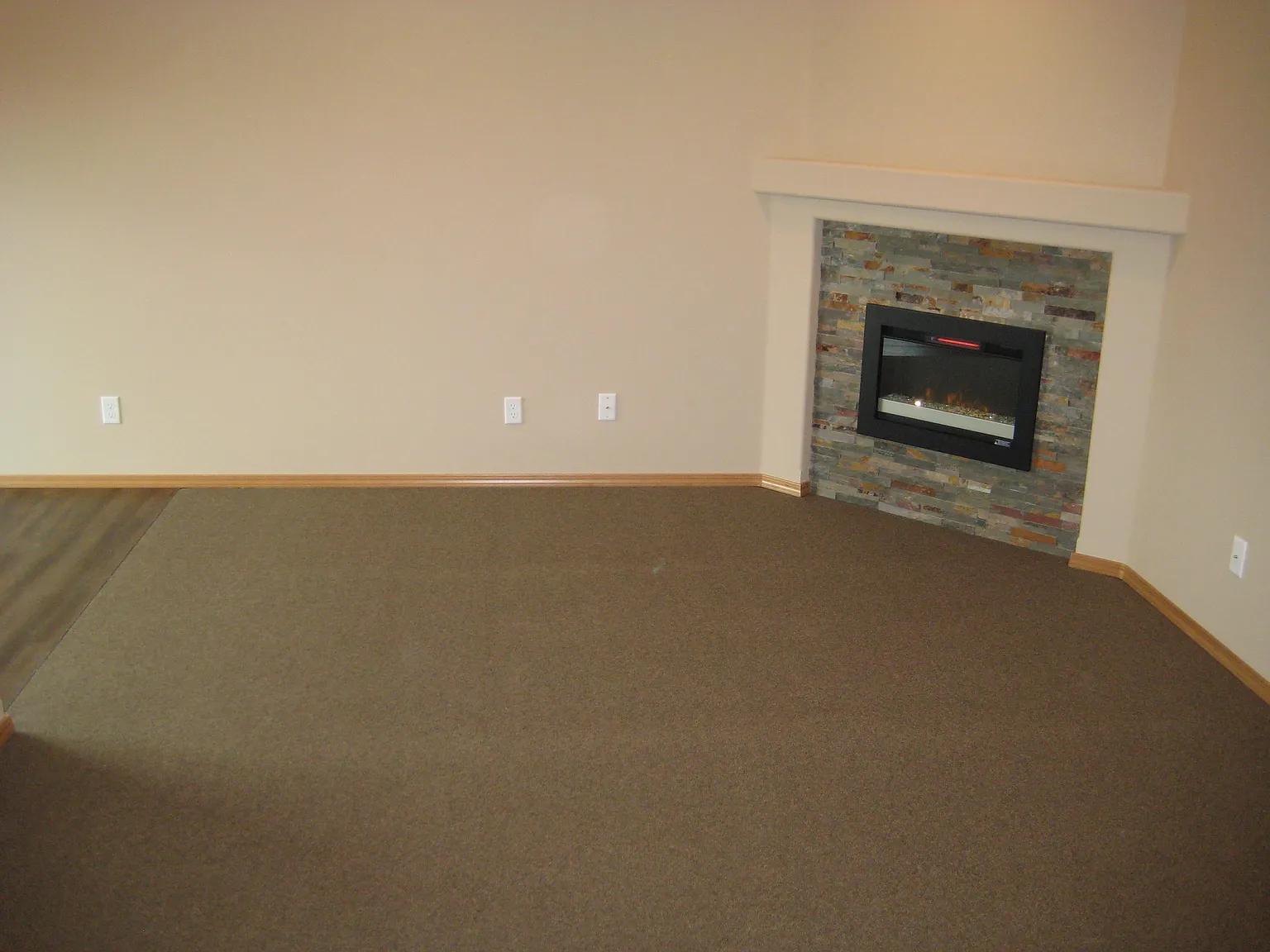 3 bed, 3.5 bath, 1500 sqft, $2,800 — Photo 3