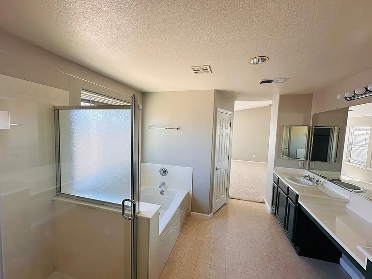 2403 Clemente Ln — Photo 46