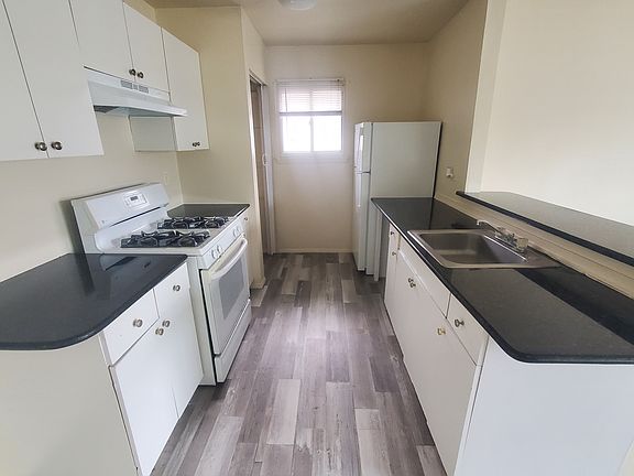 3rd image of 1731 Fountain Rock Way