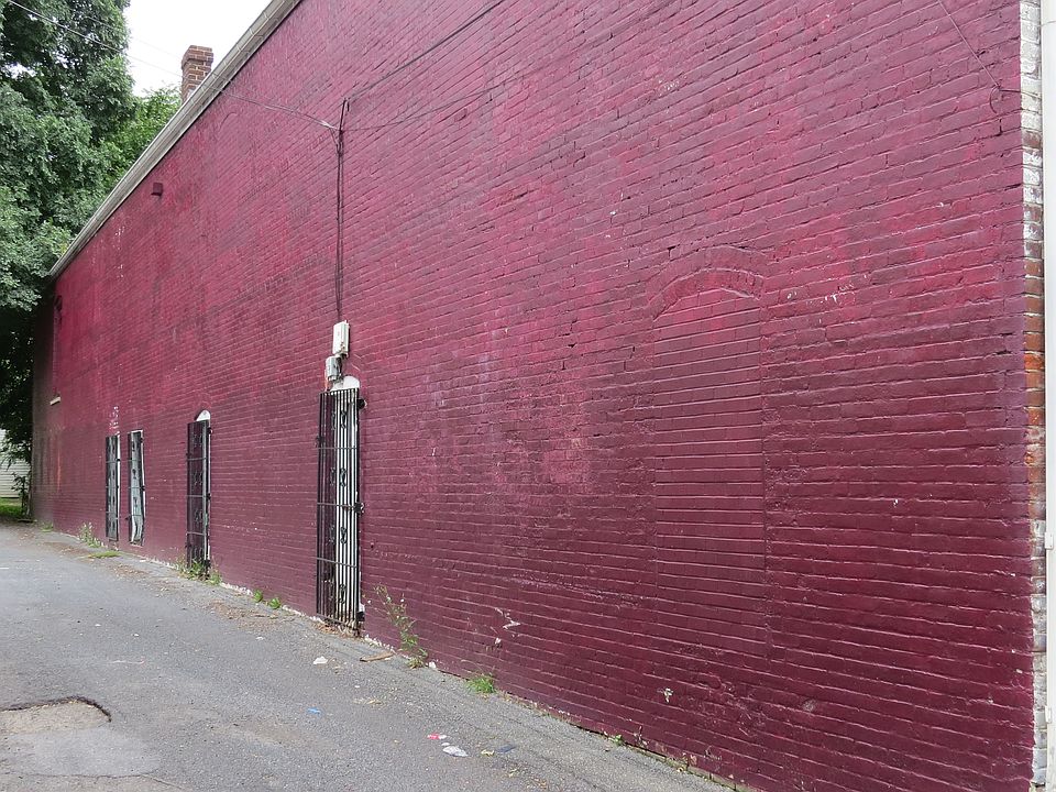 2nd image of 520 W Monroe St