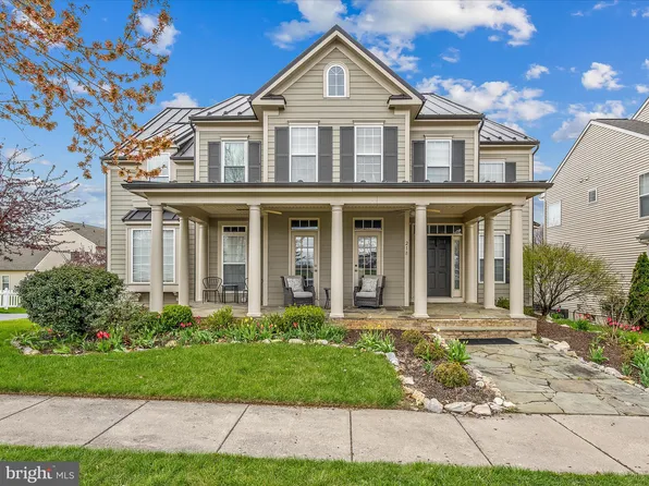 218 Braddock St, Charles Town, WV 25414