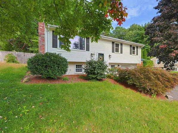 27 Country Club Dr, Westfield, MA 01085