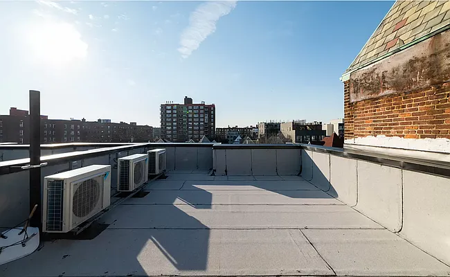 Rented by Elmekies Equities | media 23