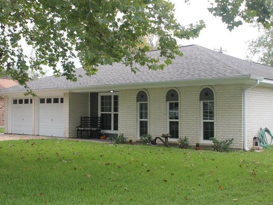 1101 S Bend Dr, Alvin, TX 77511
