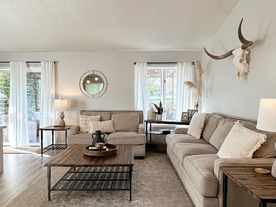 Main level living room