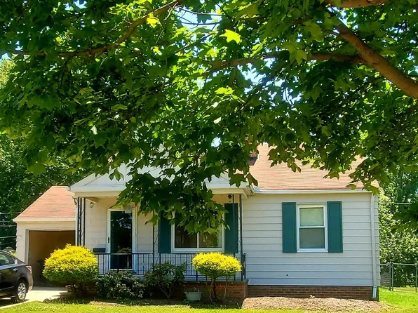 5204 Bridgewater Rd, Lyndhurst, OH 44124