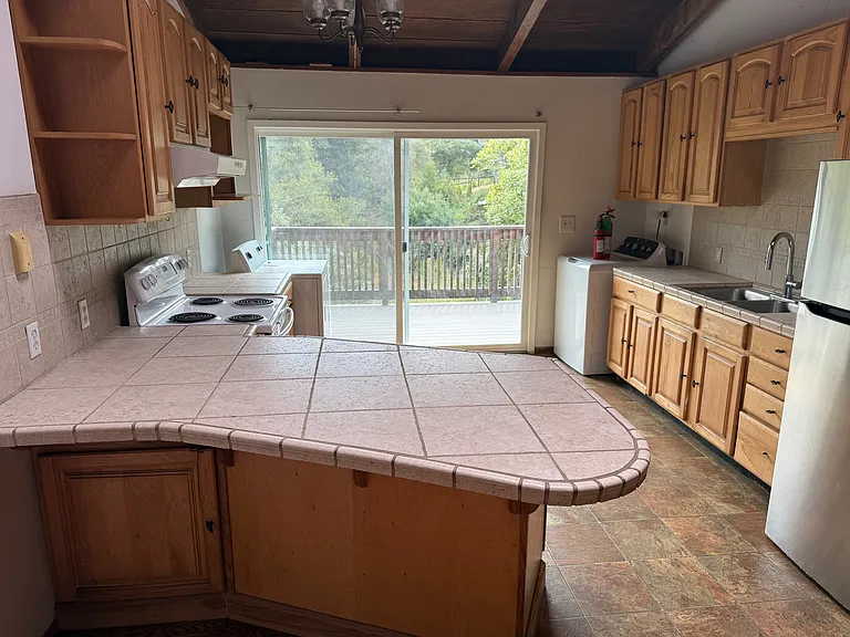 527 Encino Dr — Photo 6