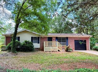 56 Harper Dr, Hartwell, GA 30643