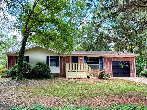 56 Harper Dr, Hartwell, GA 30643