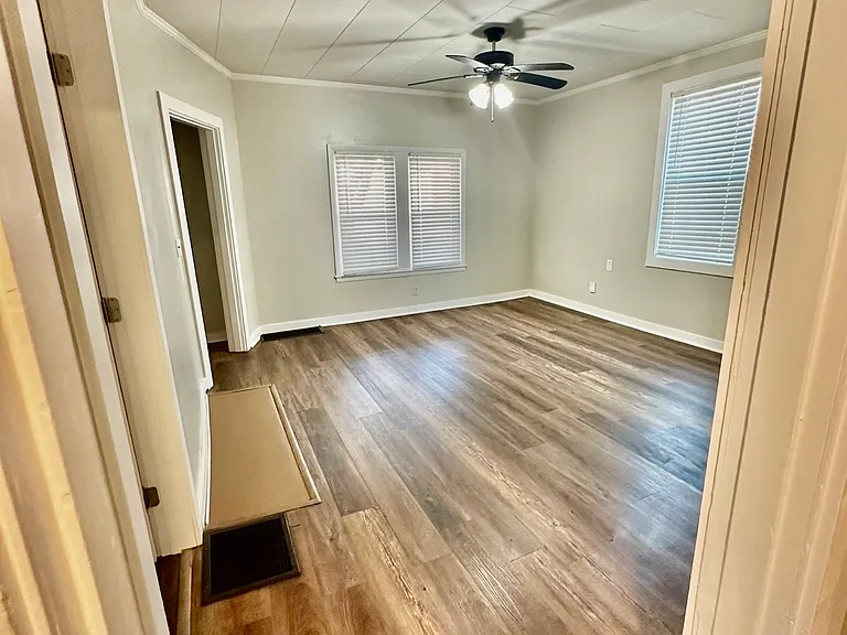 618 E Vine St #B — Photo 6