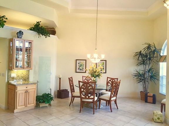5th image of 1001 Fieldstone Dr