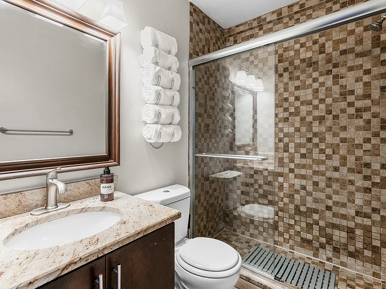 202 N Fremont Ave — Photo 10