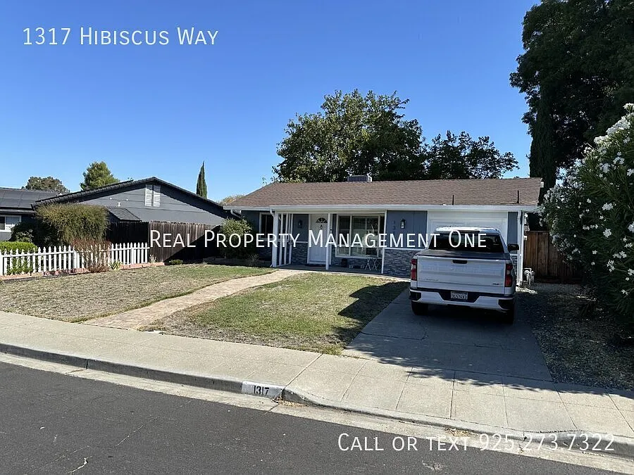 1317 Hibiscus Way photo 1