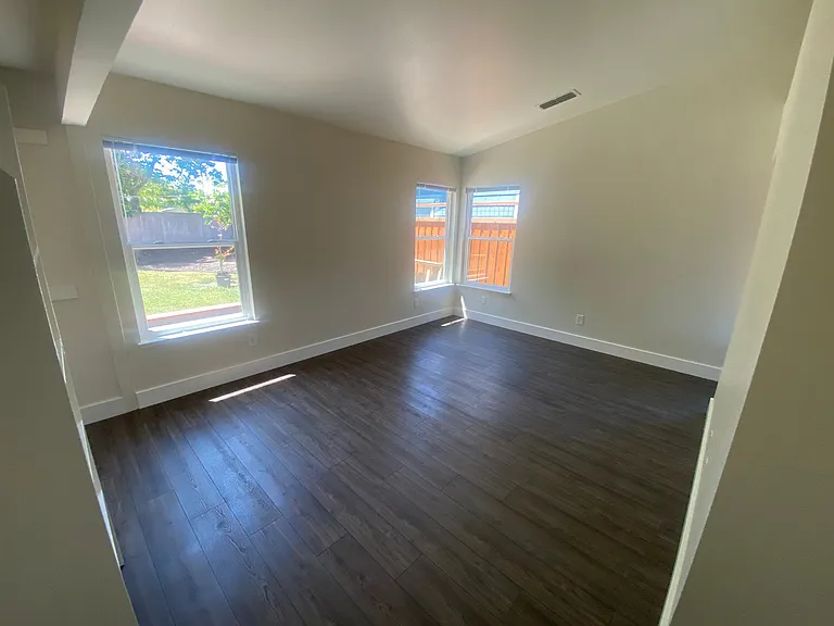 Stone Creek Dr — Photo 31