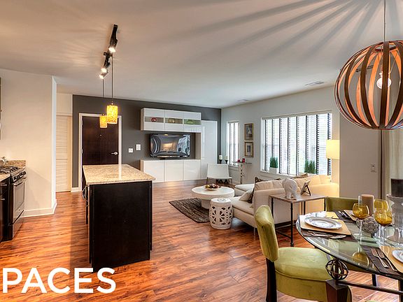 3rd image of 1803 W Argyle St APT 2A