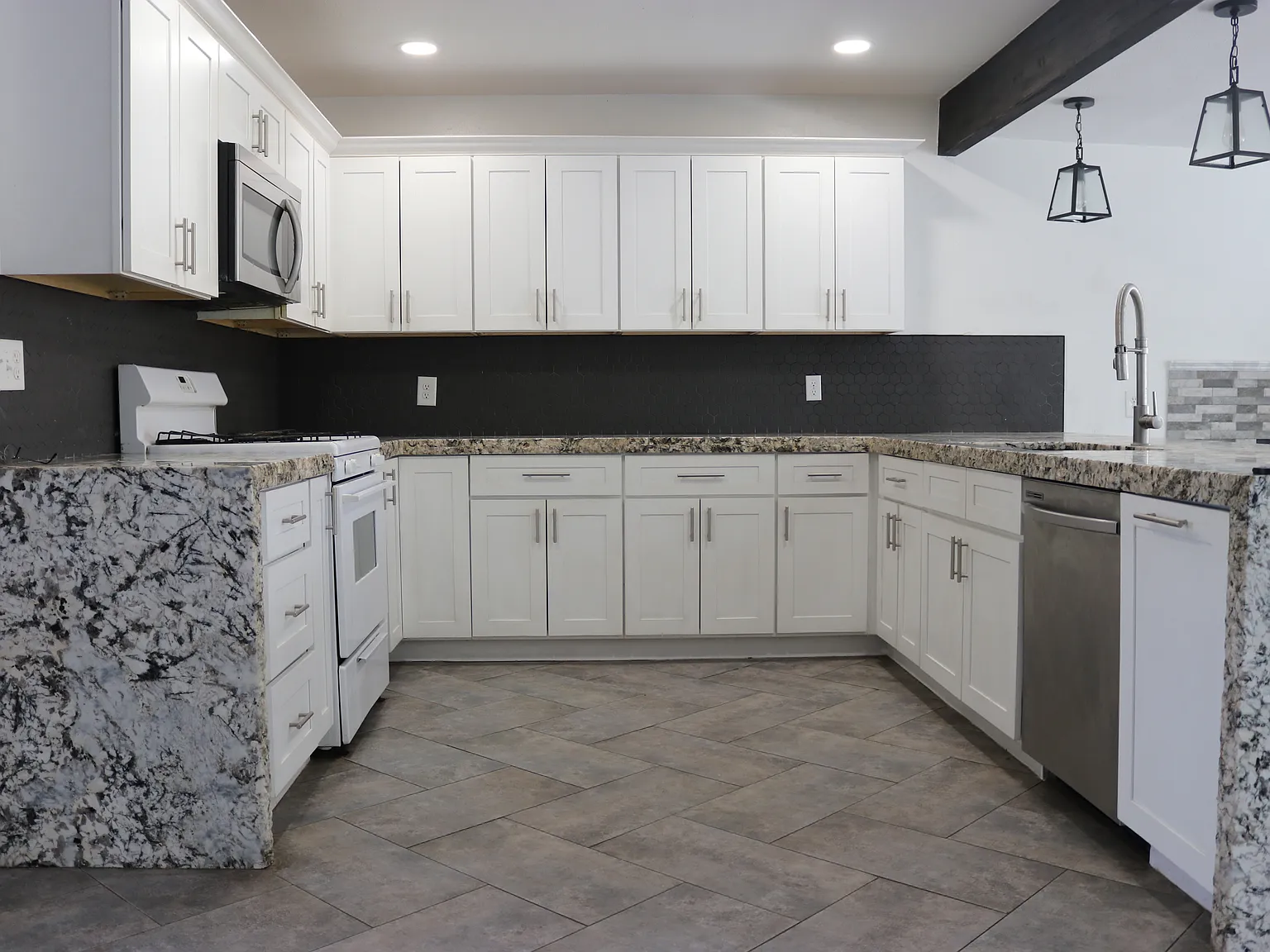 4 bed, 1597 sqft, $2,300 — Photo 3