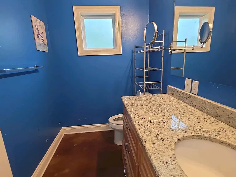 1107 Glenwood Dr — Photo 4