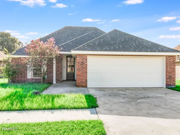 512 Wisteria Bend Cir, Carencro, LA 70520