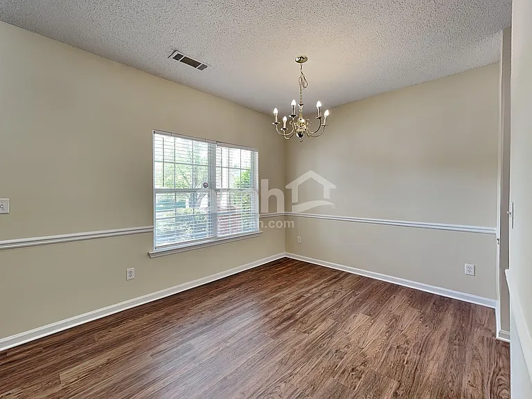 291 Beckenham Ln — Photo 6
