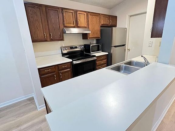 3rd image of 12 Rio Grande Cir APT 5