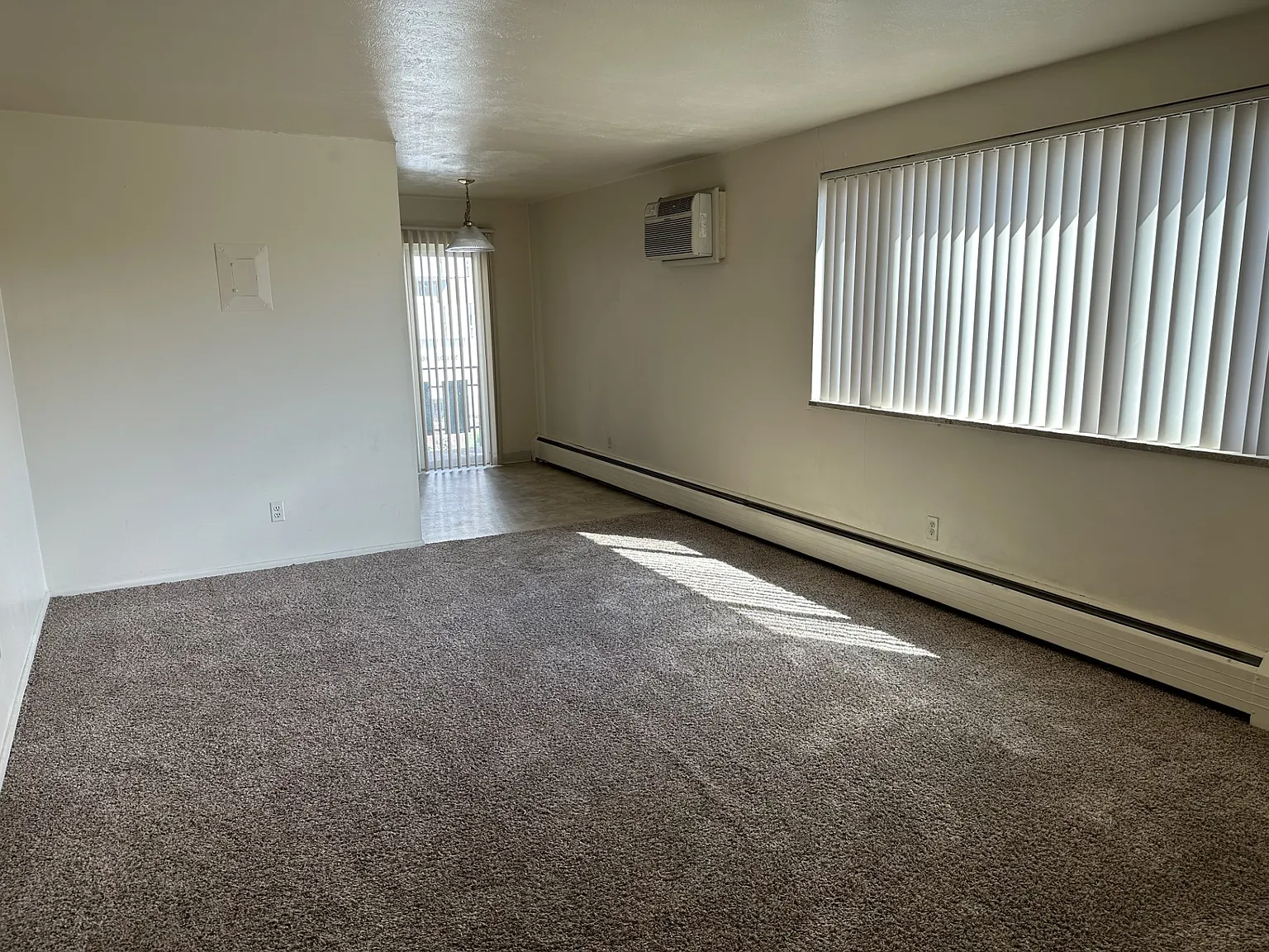 2 bed, 900 sqft, $1,475 — Photo 2