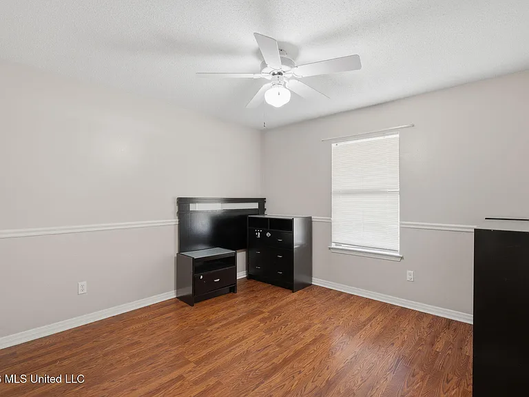 122 Booth Cir — Photo 21