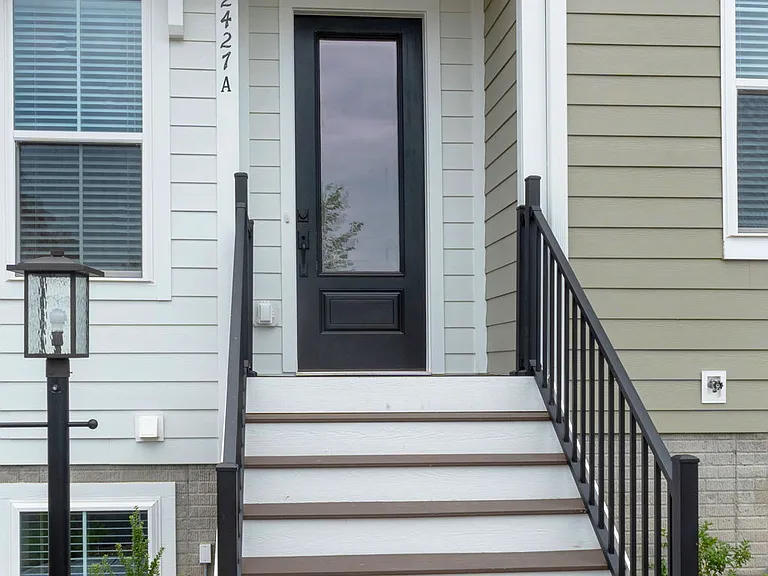 2230 Leeham St — Photo 2
