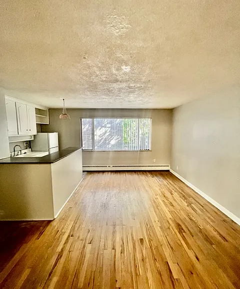 Corona Manor Apartments — Photo 14